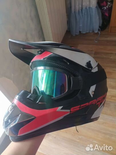 Кроссовый шлем с очками