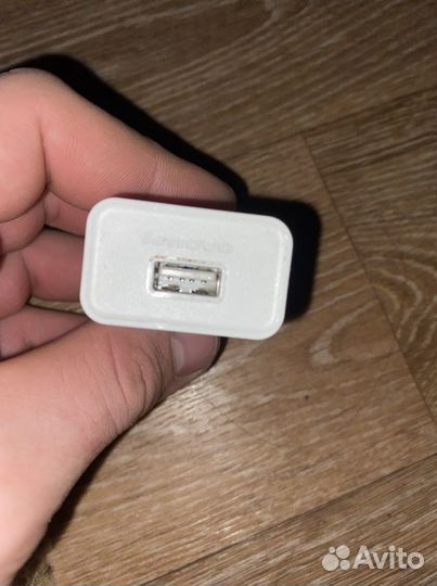 Блок зарядки телефона