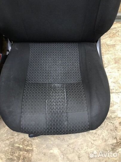 Сиденье переднее LADA Kalina 2 хетчбек 11186 2014