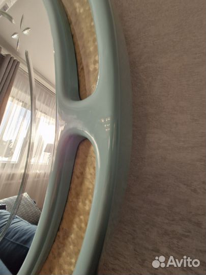 Большое круглое зеркало