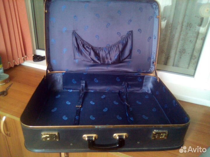 Чемодан СССР размер 60 на 40 см два чемод.в налич