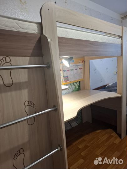 Кровать чердак с матрасом