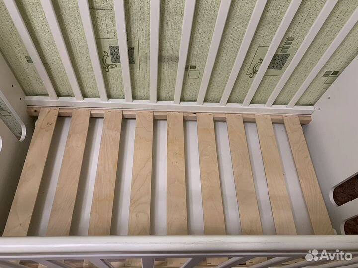 Кроватка детская с маятником, б/у