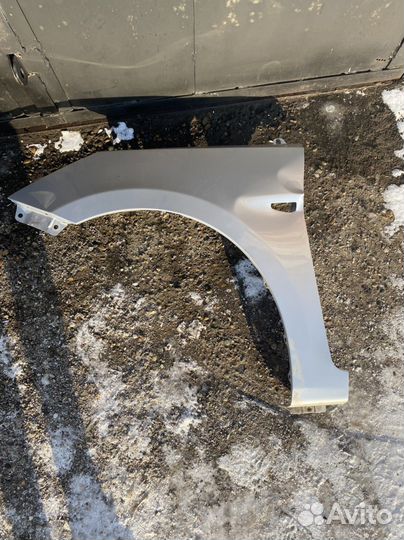 Крыло левое на hyundai solaris 1