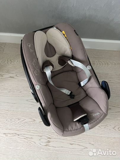 Детское автокресло от 0 maxi cosi