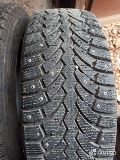 Formula Ice 215/60 R16 82B