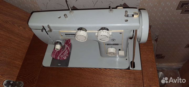 Швейная машинка Подольск 142