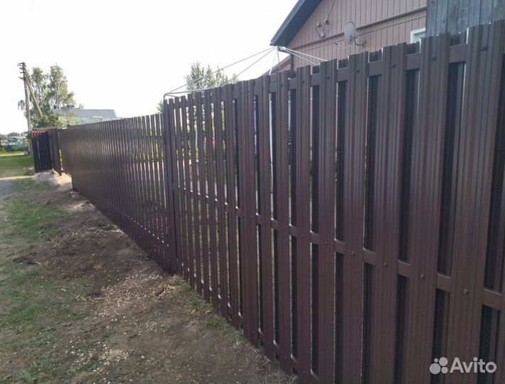 Забор из штакетника