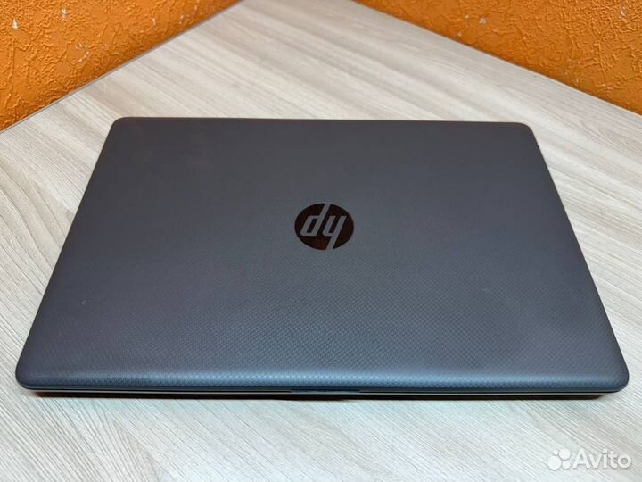 Ноутбук Hp250 g7