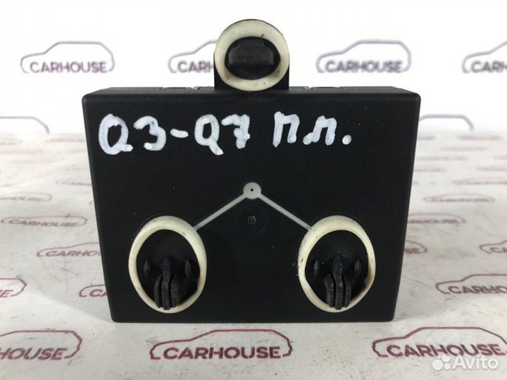 Блок управления дверьми передний правый Audi Q7