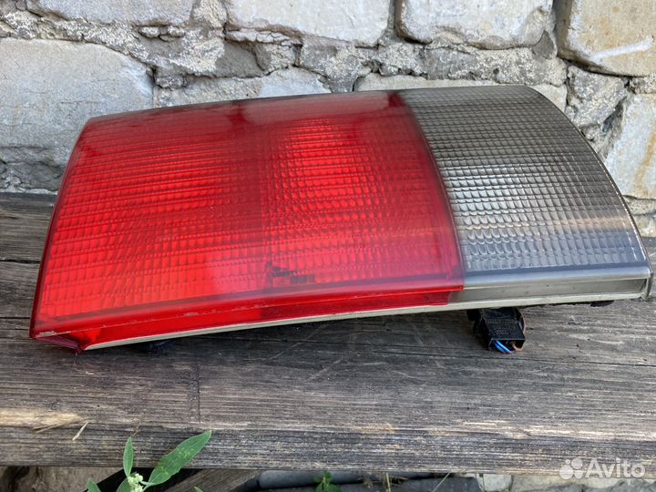 Фонарь крышки багажника ауди 80 б4