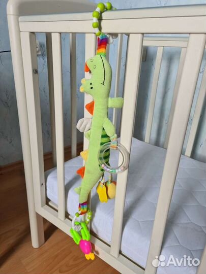 Детская кроватка,матрас,пелен.стол,бельё