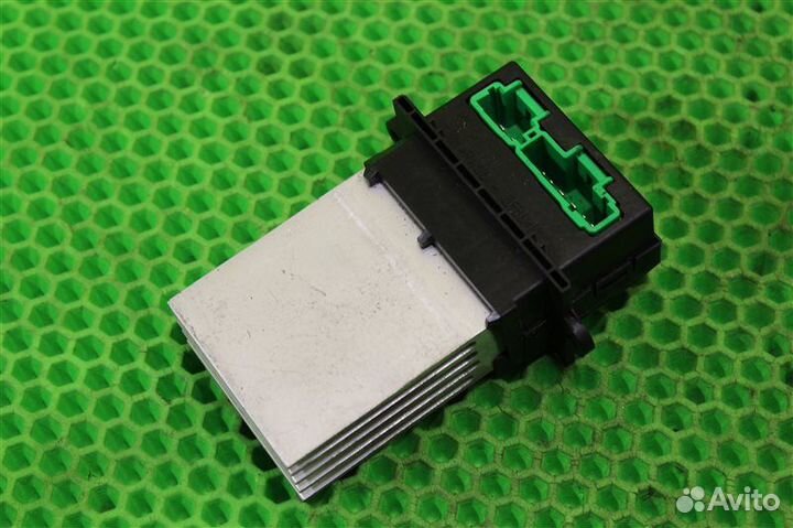 Реостат печки Nissan Tiida C11 HR15DE