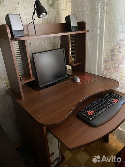 Компьютерный стол