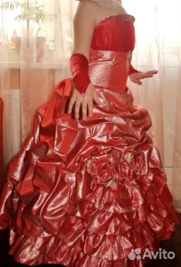 Нарядное платье, перчатки, сумочка