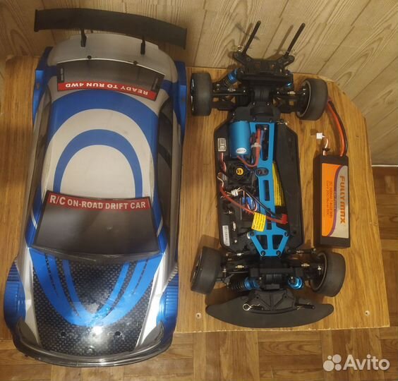 Радиоуправляемая машина для дрифта 1:10