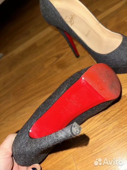 Каблуки Christian Louboutin женские