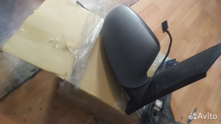 Зеркало правое Opel Astra J