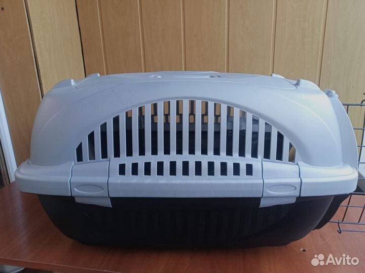 Контейнер-переноска для собак и кошек Ferplast Atl