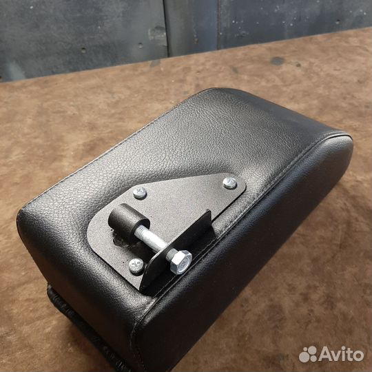 Подлокотник Huyndai Accent