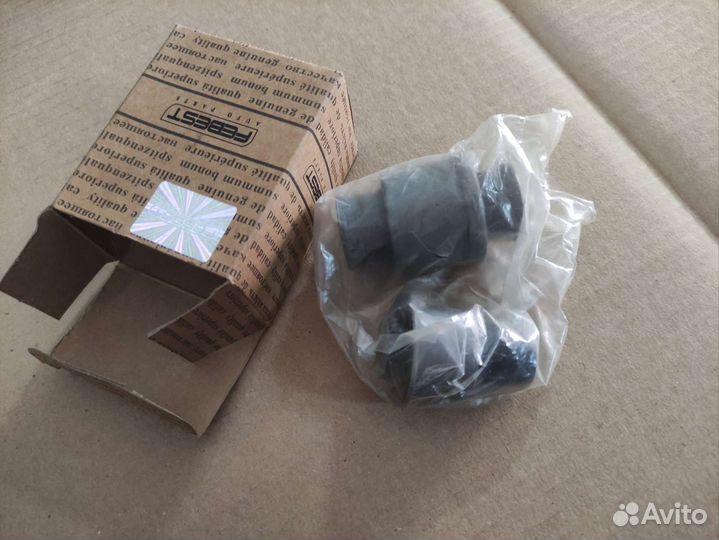 Сайлентблоки тяги подрамника для Ниссан (комплект)