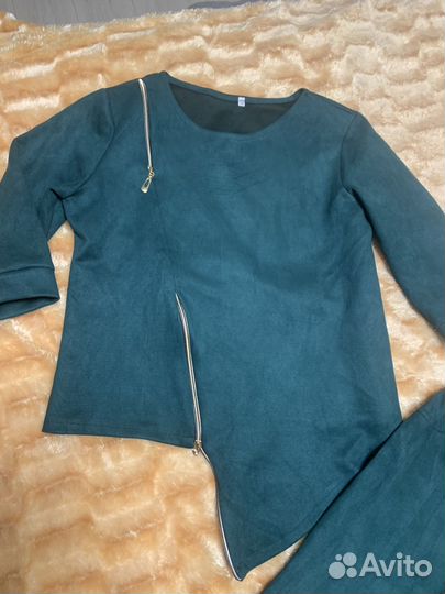 Велюровый костюм женский 46