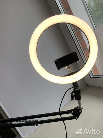 Настольная кольцевая лампа
