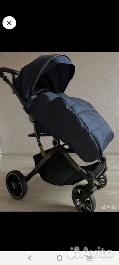 Прогулочная коляска с перекидной ручкой