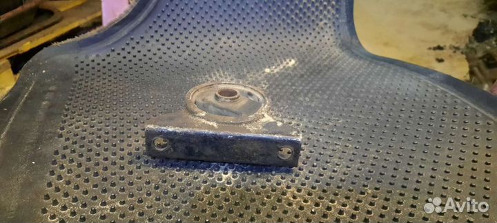 Подушка двигателя Mitsubishi Libero