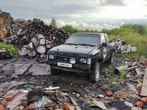 Nissan Pick UP 2.4 MT, 1990, 145 000 км, с пробегом, цена 210 000 руб.