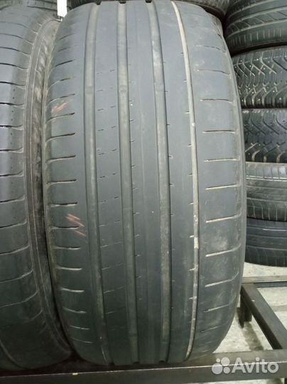 Yokohama Advan Sport V107 285/45 R22 104P