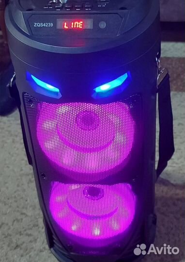 Колонка портативная магнитофон с караоке Новая