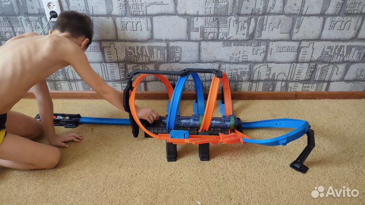 Большой трек хот вилс, hot wheels