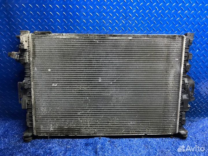 Радиатор двигателя Volvo Xc70