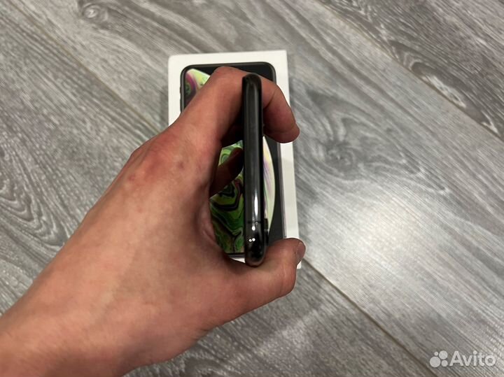 Телефон iPhone XS Max