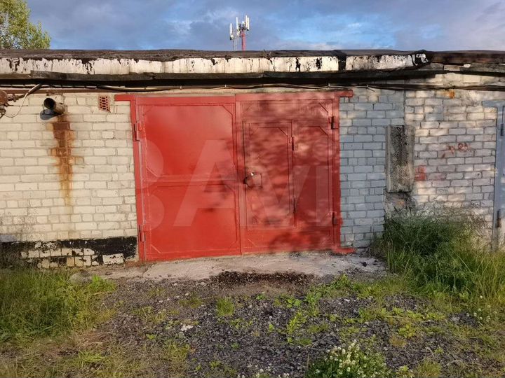 Гараж, > 30 м²