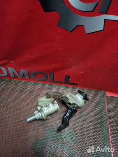 Главный тормозной цилиндр Honda Cr-V RE5 R20A2