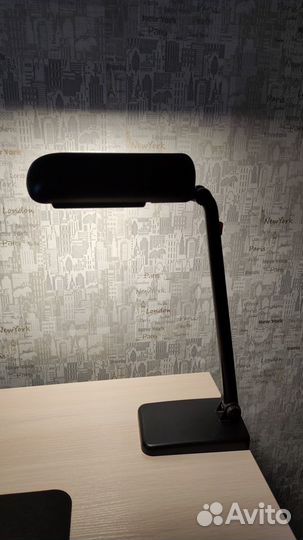 Лампа настольная люминесцентная, рабочая