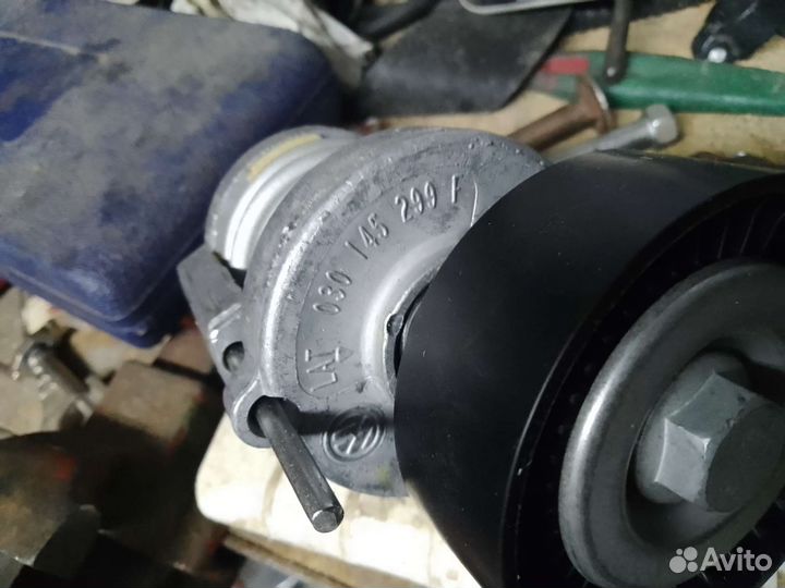 Натяжной ролик 030 145 299 f