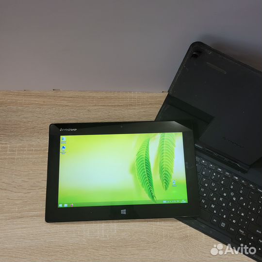 Планшет Lenovo с клавиатурой и симкой