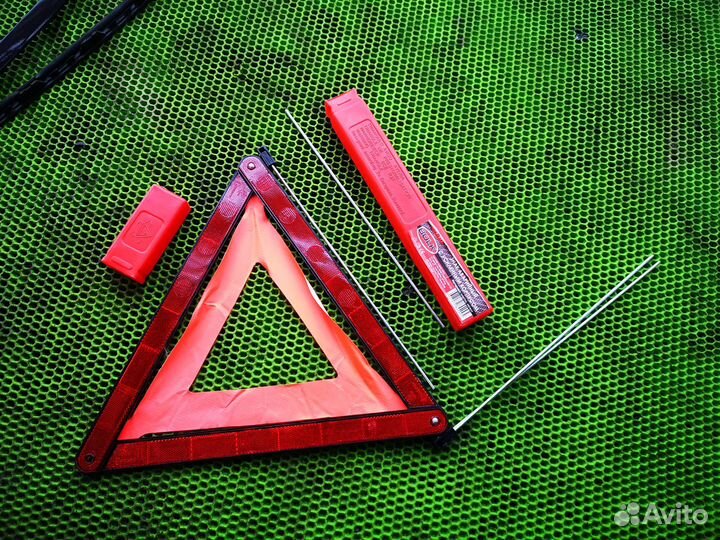 Знак аварийной остановки для Автомобиля