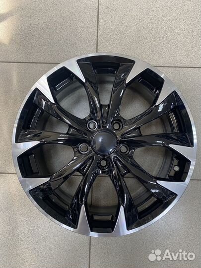 Диски литые Xtrike r17 5x114,3 Nissan