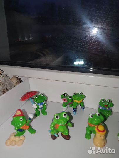 Игрушки из киндера ландрин коллекция лягушек