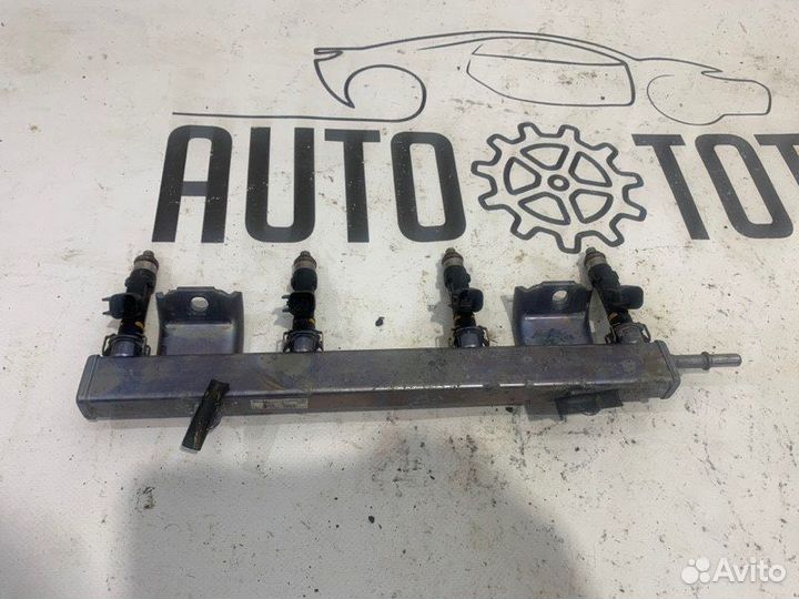 Топливная рампа с форсунками Mazda 6 GH LF 2011