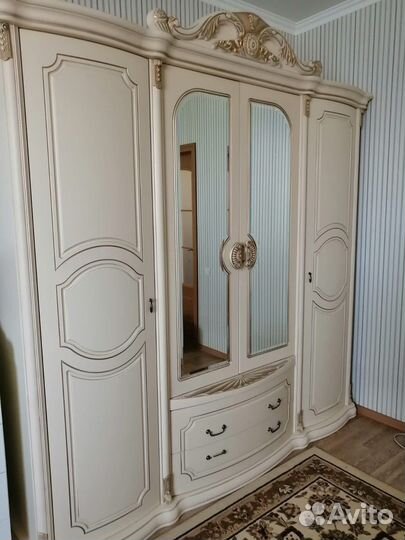 Спальный гарнитур