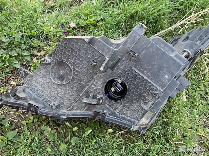 Передня фара Lexus RX