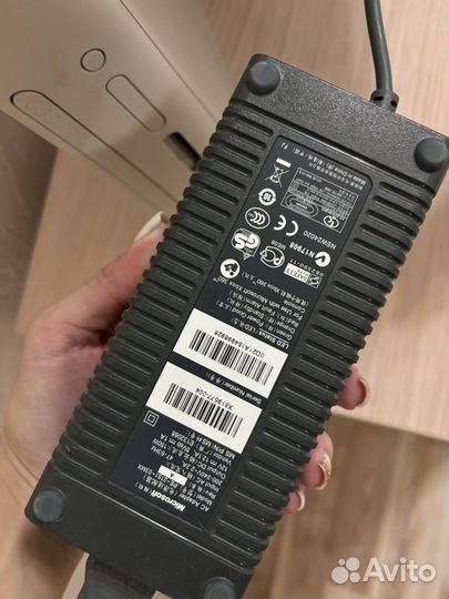 Xbox 360 с джостиком +диск Fifa 14 лицензия