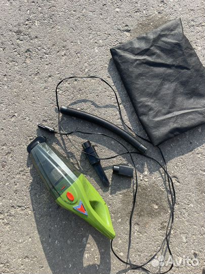 Автомобильный пылесос