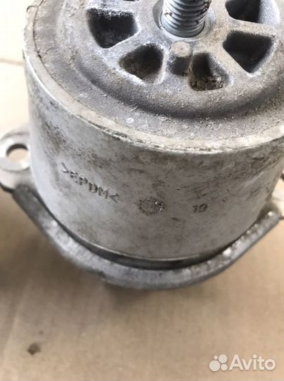 Опора двигателя Порше Кайен 958(1326)