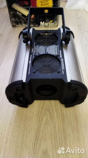 Световой прибор для дискотек Martin Mania EF 1